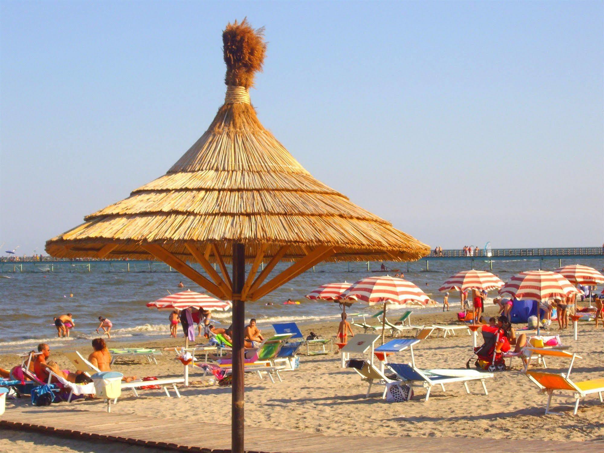 Residence Cleo Llido Degli Estensi Konforlar fotoğraf